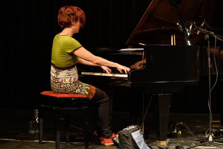 Eleisabeth Harnik